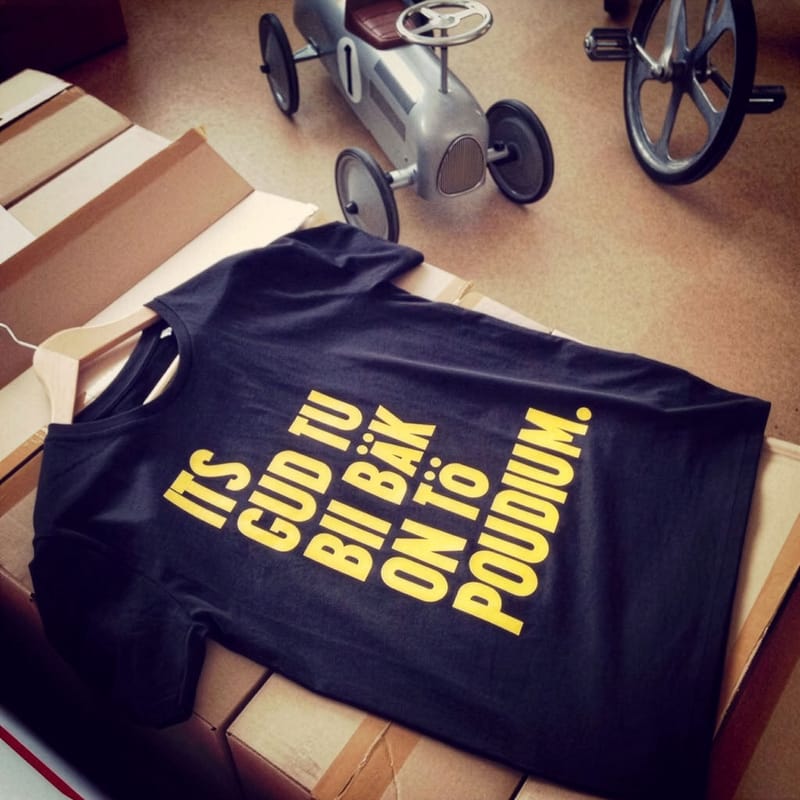 Silkkipainatus — painatus ja brodeeraus