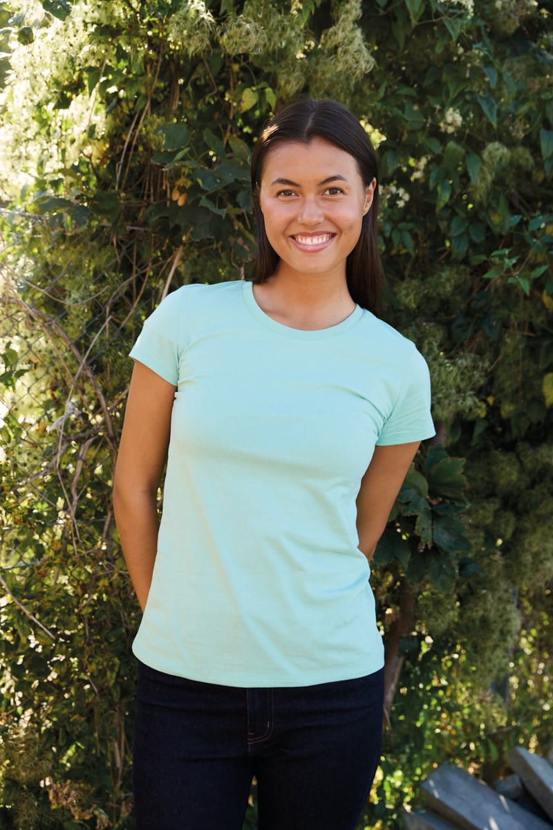 Naisten fitted t-paita, Reilun kaupan puuvilla, 155g – Studio edestä