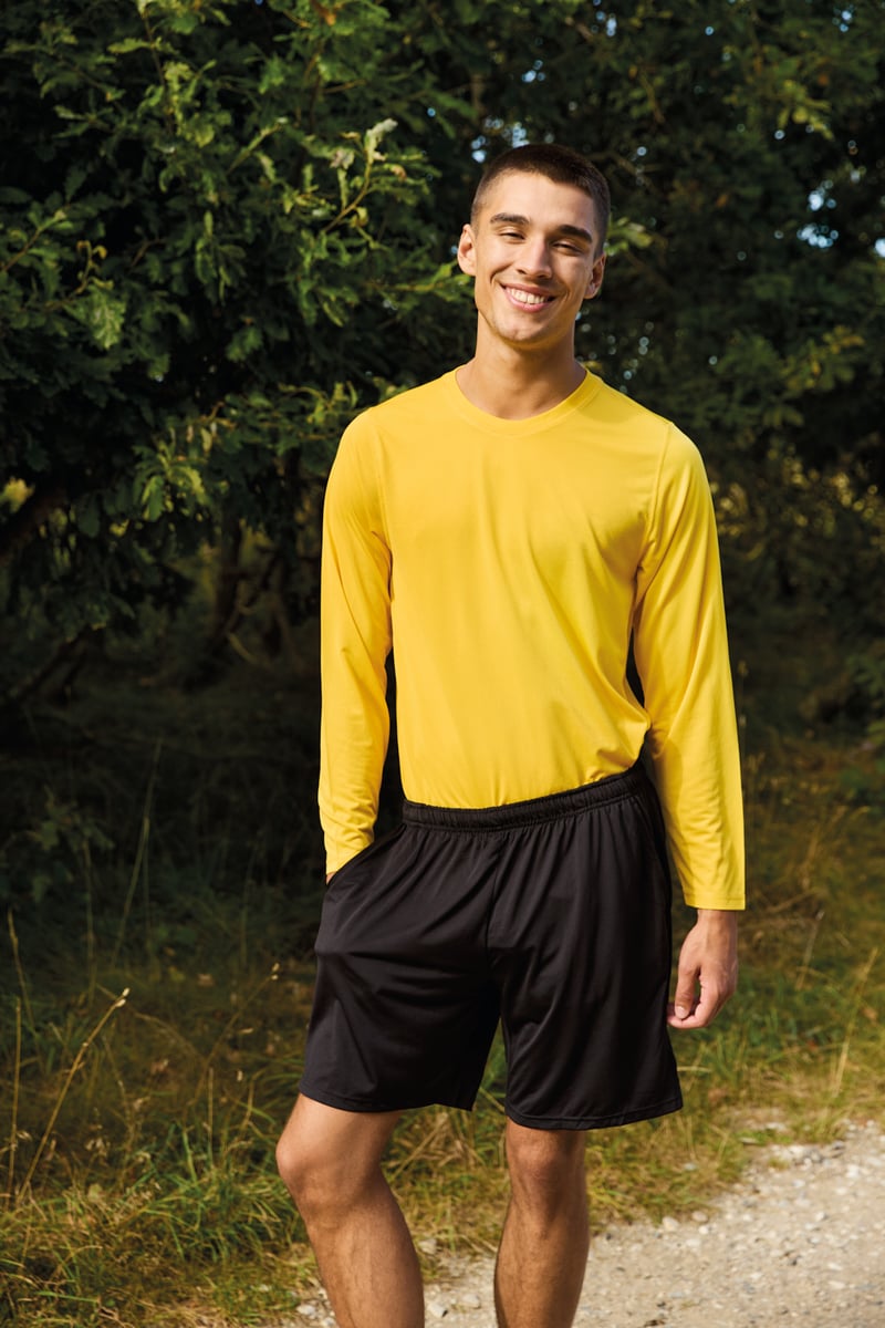 Unisex shortsit, kierrätyspolyesteri, 155g – Studio edestä