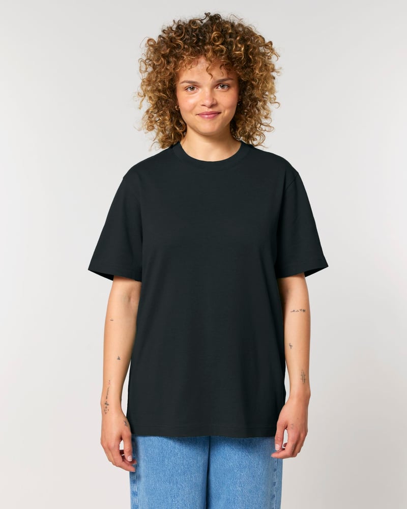 Stanley/Stella Sparker 2.0 unisex t-paita, relaxed fit, 215 g – Studio edestä