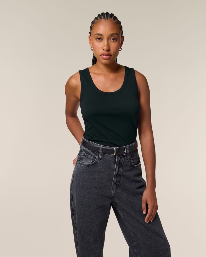 Stella Ava naisten hihaton t-paita, fitted, 180 g – Studio edestä