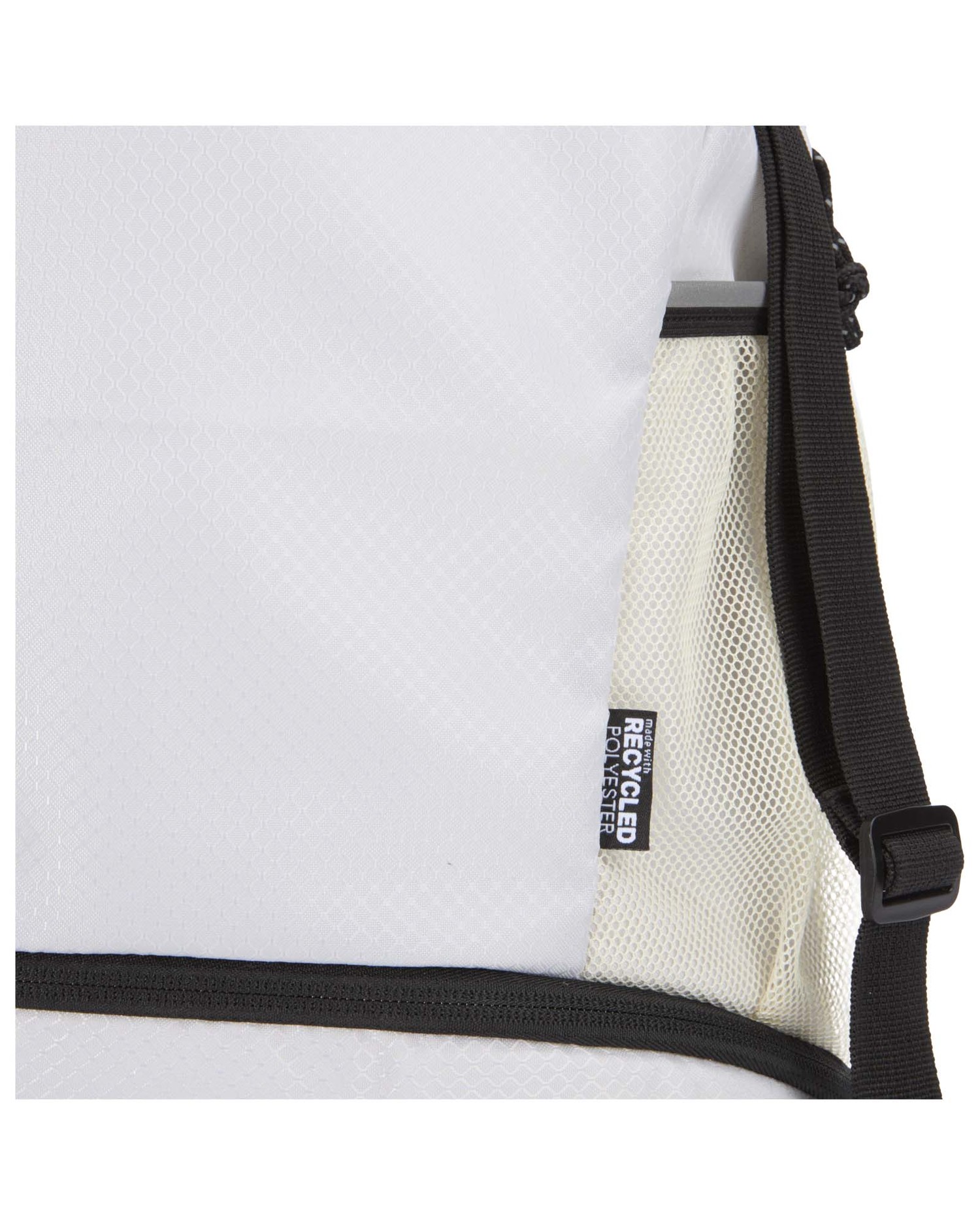 Nomad 18 litran GRS-kierrätetystä materiaalista valmistettu, kiristysnyörillä varustettu urheilukassi alalokerolla